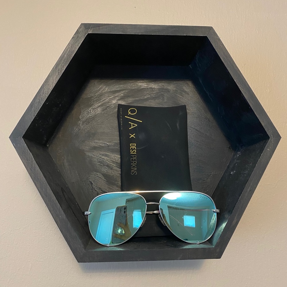 Quay x Desi Perkins High Key blue/silver